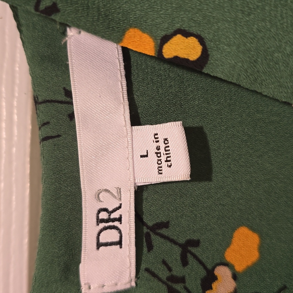 DR2 Dark Green Floral Blouse - Picture 3 of 5